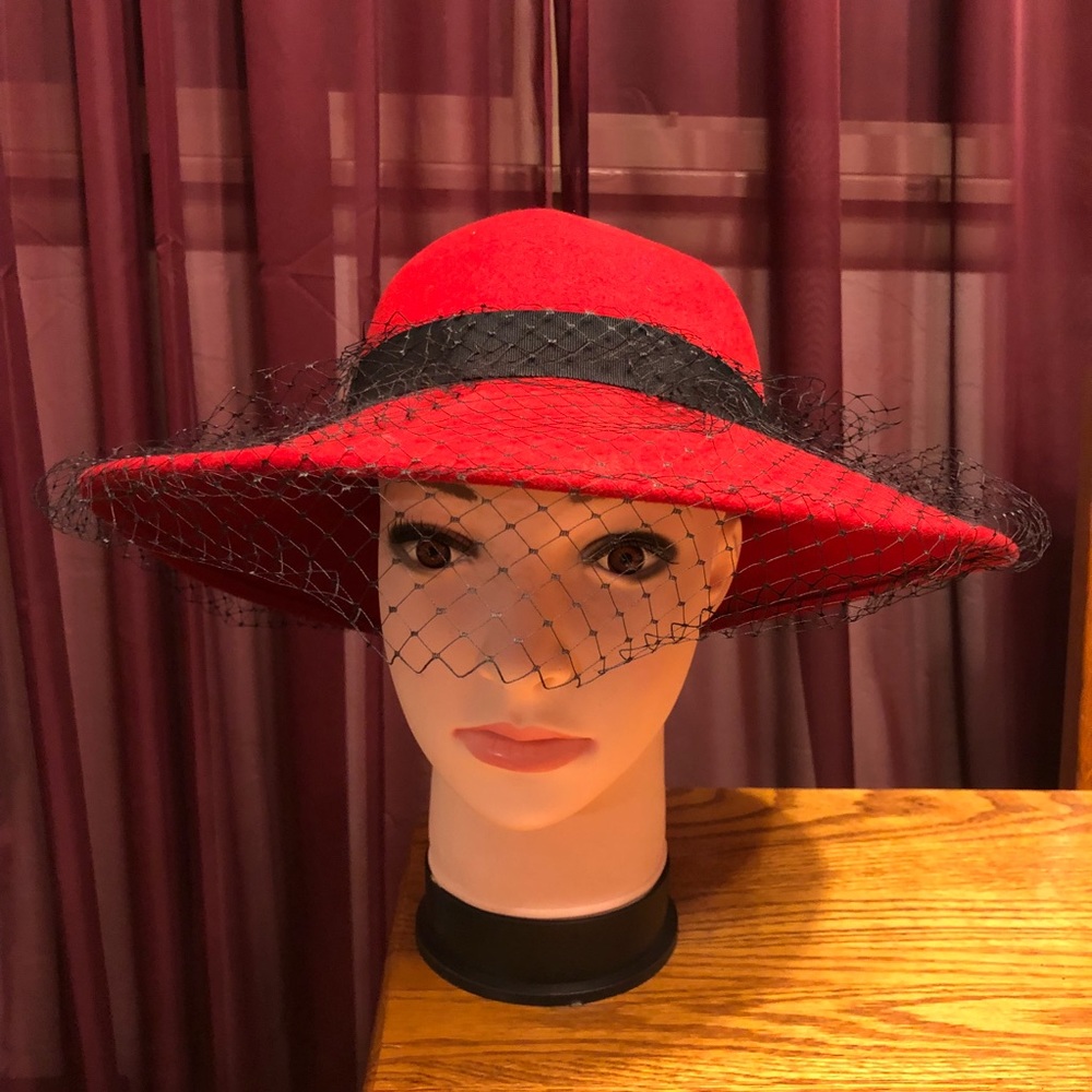 Red/Black Vintage Hat